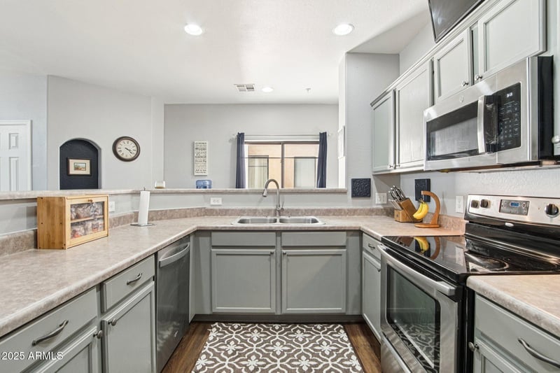 6770 47th Ave #2011, Glendale, AZ 85301