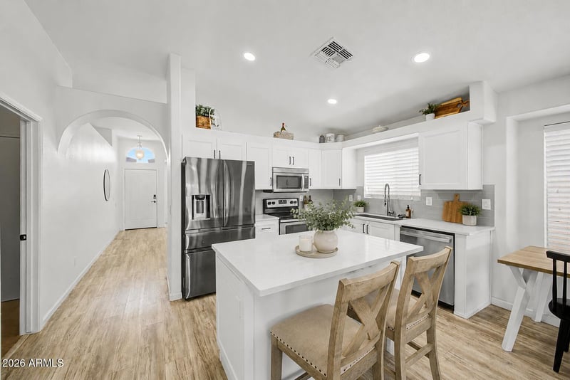 6771 Caribbean Ln, Peoria, AZ 85381