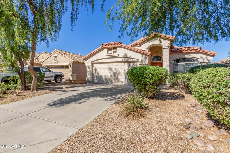 678 Leslie Ave, San Tan Valley, AZ 85140