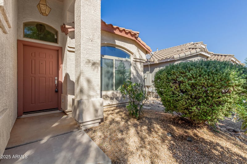 678 Leslie Ave, San Tan Valley, AZ 85140