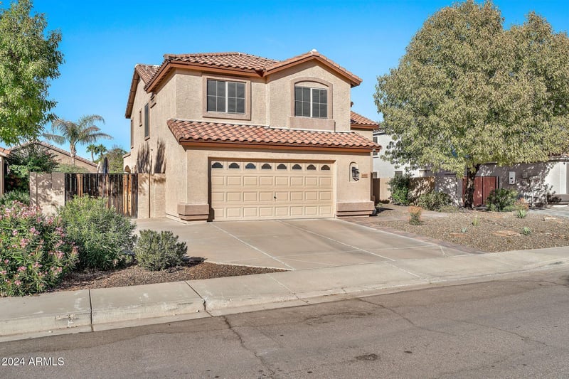 6782 Firebird Dr, Glendale, AZ 85308