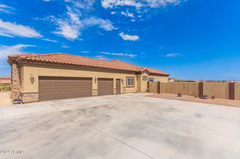 6786 Gelding Ln, Coolidge, AZ 85128