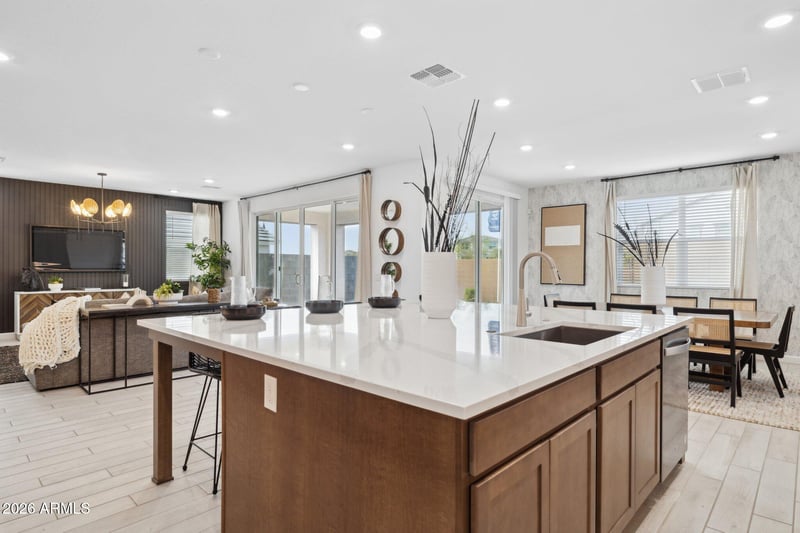 6789 W Spur Dr, Peoria, AZ 85383