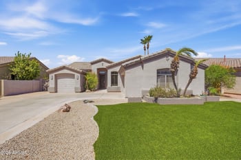 6796 W Abraham Ln, Glendale, AZ 85308