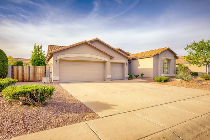 6796 W Angela Dr, Glendale, AZ 85308