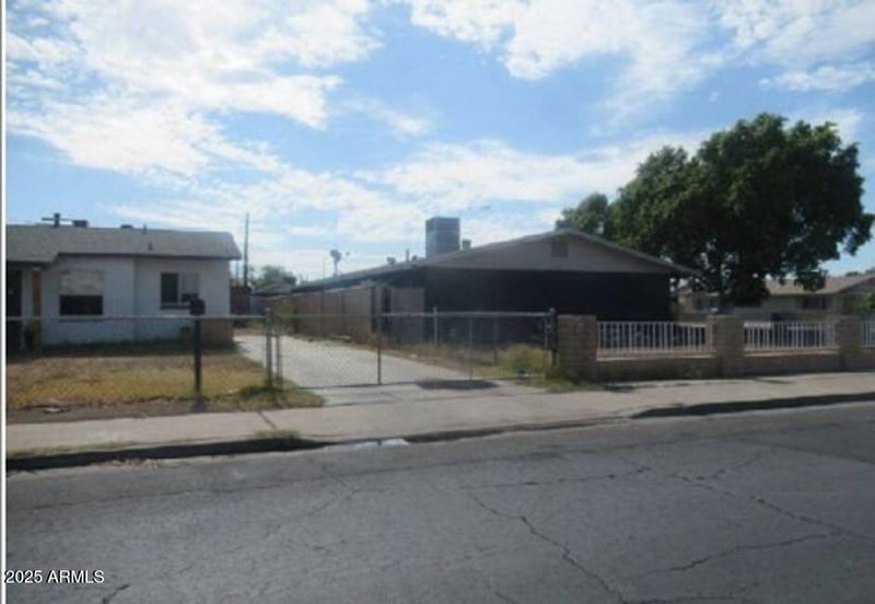 68 10th Ave, Mesa, AZ 85210