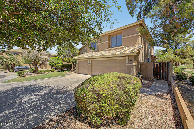 680 Betsy Ln, Gilbert, AZ 85296