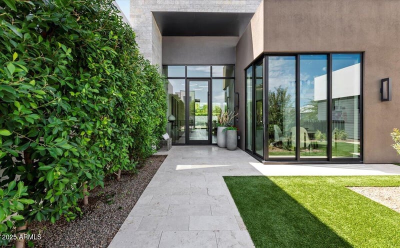 6802 Joshua Tree Ln, Paradise Valley, AZ 85253