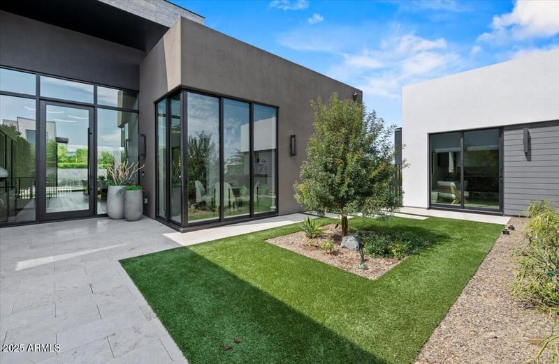 6802 Joshua Tree Ln, Paradise Valley, AZ 85253
