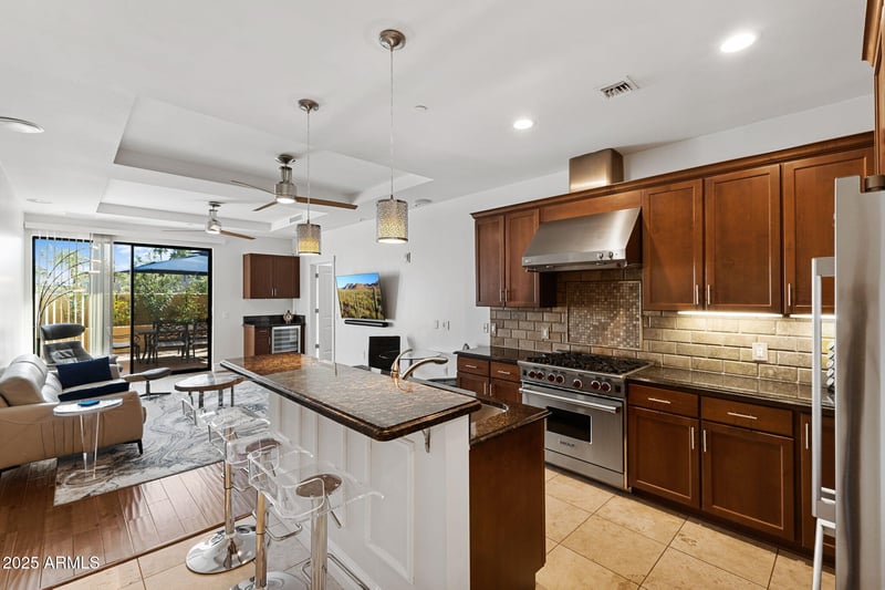 6803 Main St #1106, Scottsdale, AZ 85251