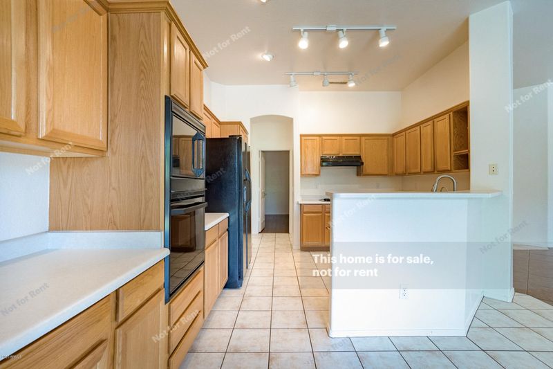 6803 W Ivanhoe St, Chandler, AZ 85226