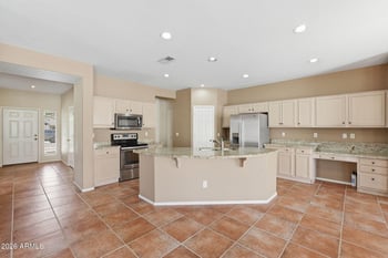 6804 Bronco Trl, Peoria, AZ 85383