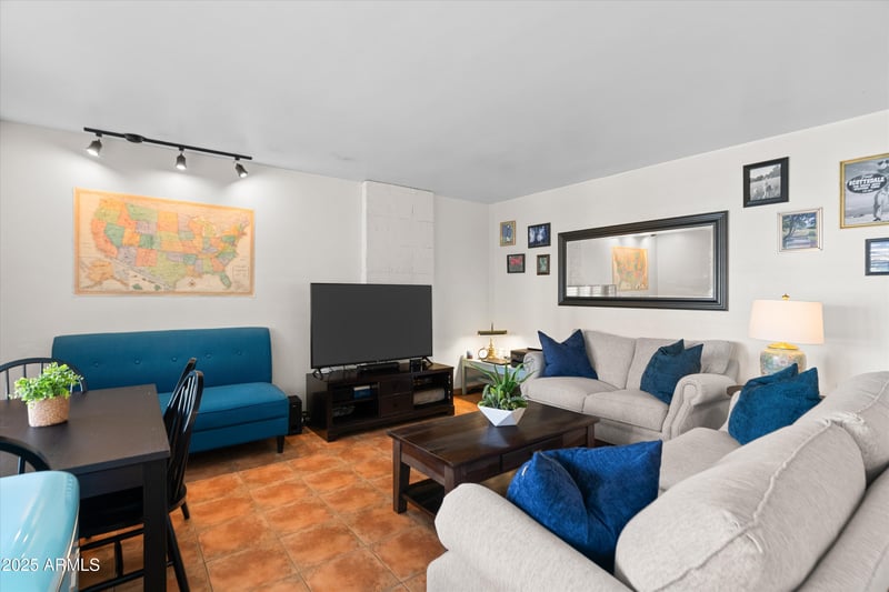 6805 2nd St #7, Scottsdale, AZ 85251