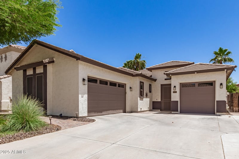 6805 Sapphire Way, Chandler, AZ 85249