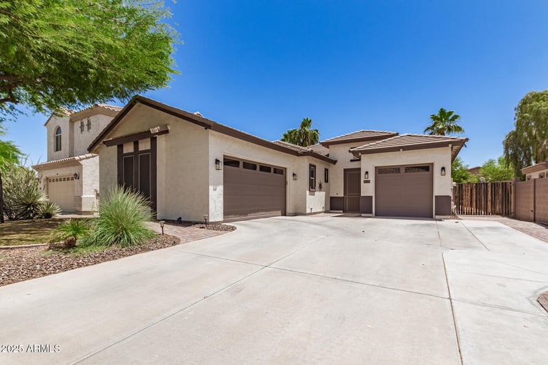 6805 Sapphire Way, Chandler, AZ 85249