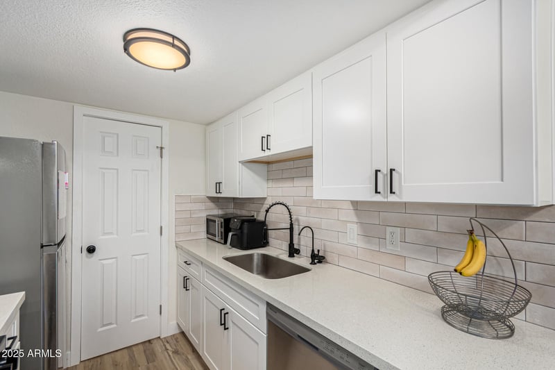 6806 Devonshire Ave, Phoenix, AZ 85033