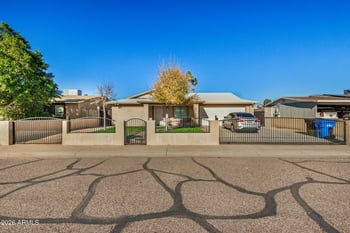 6806 Lewis Ave, Phoenix, AZ 85035