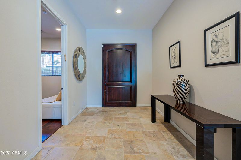 6806 N 7th St, Phoenix, AZ 85014