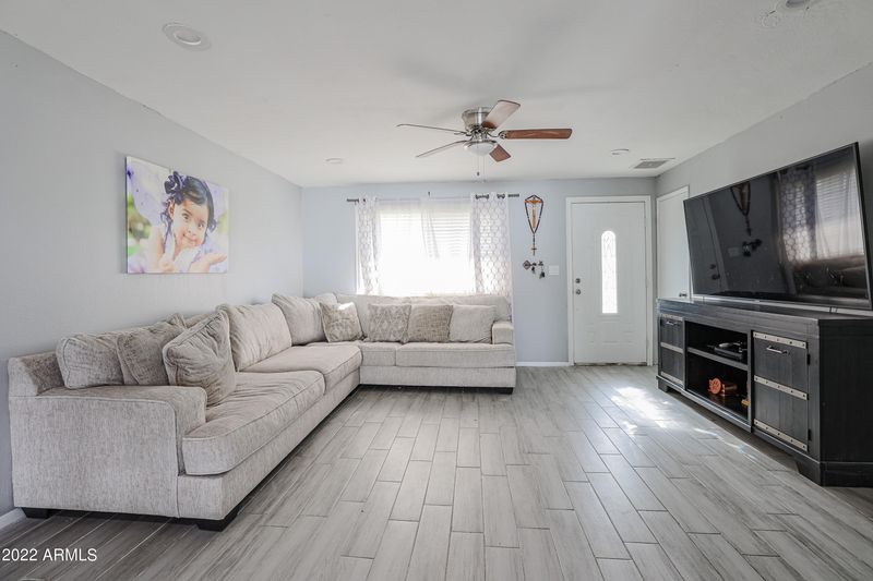 6806 W Virginia Ave, Phoenix, AZ 85035