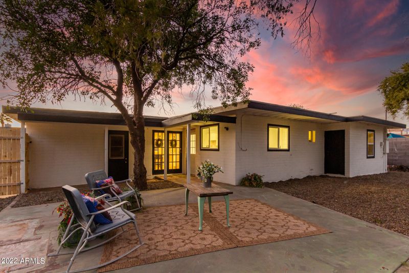 6807 N 14th St, Phoenix, AZ 85014