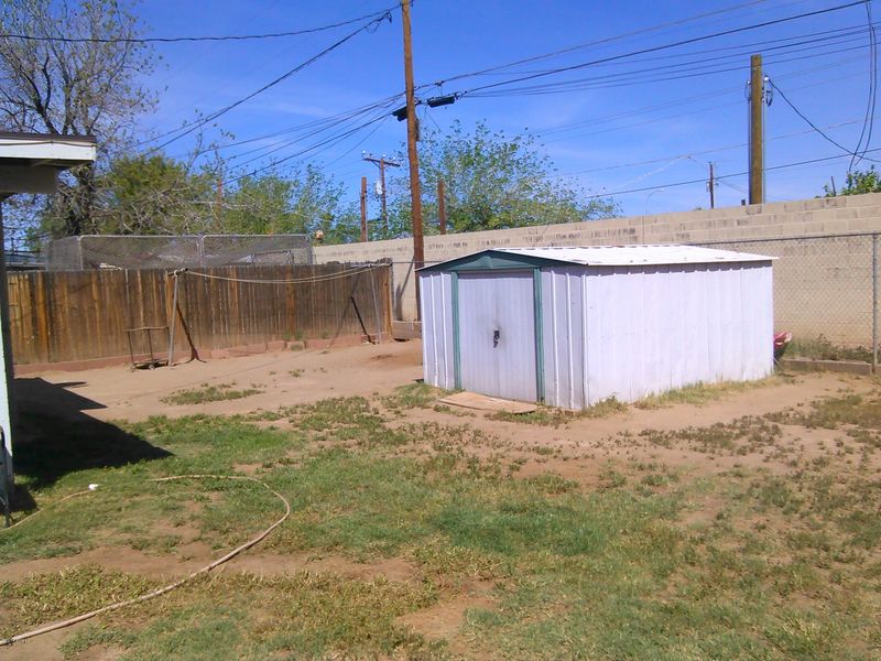 6807 N 49th Ave, Glendale, AZ 85301