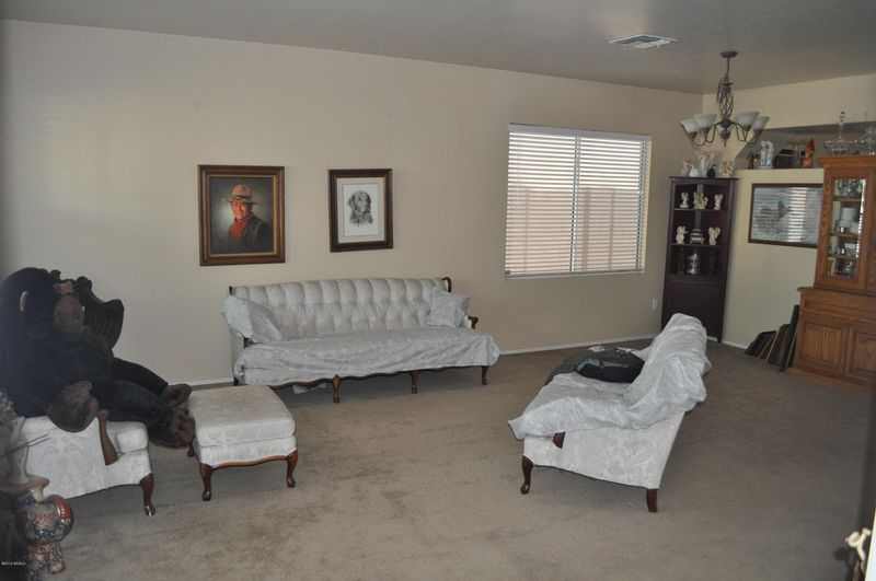 6810 S 40th Ln, Phoenix, AZ 85041