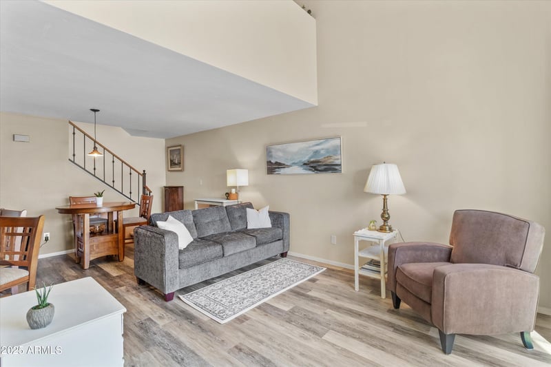 6810 Snyder Ln, Tempe, AZ 85283