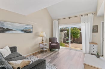 6810 Snyder Ln, Tempe, AZ 85283
