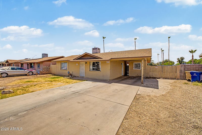 6812 N 65th Ave, Glendale, AZ 85301