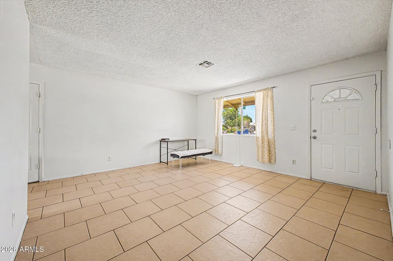 6812 N 65th Ave, Glendale, AZ 85301