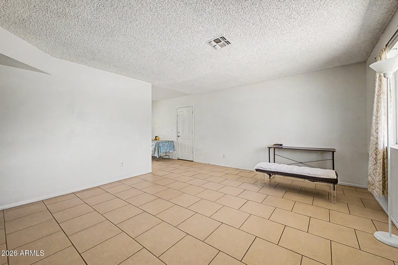 6812 N 65th Ave, Glendale, AZ 85301