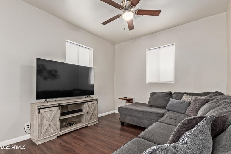 6814 59th Ave, Glendale, AZ 85301