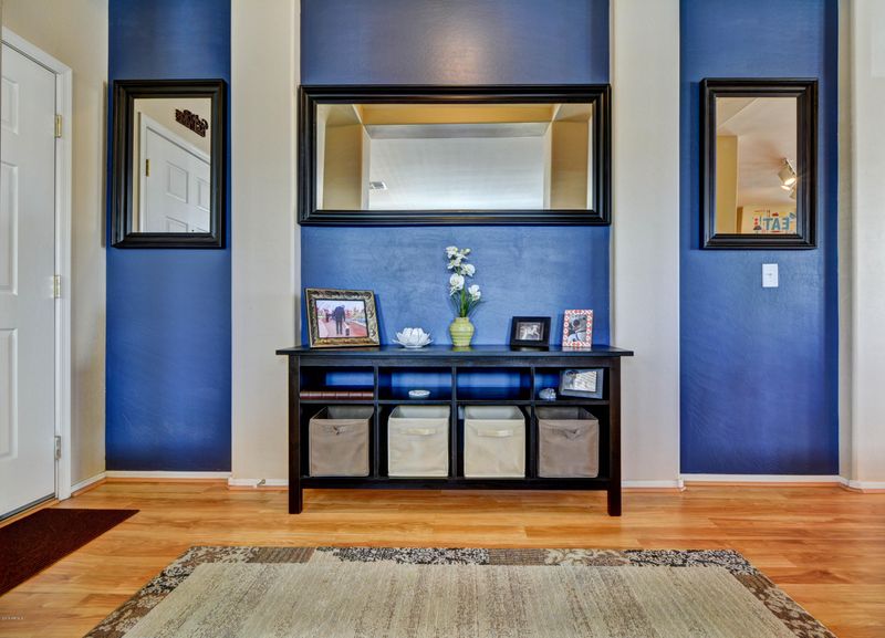 6814 S 42nd Dr, Phoenix, AZ 85041