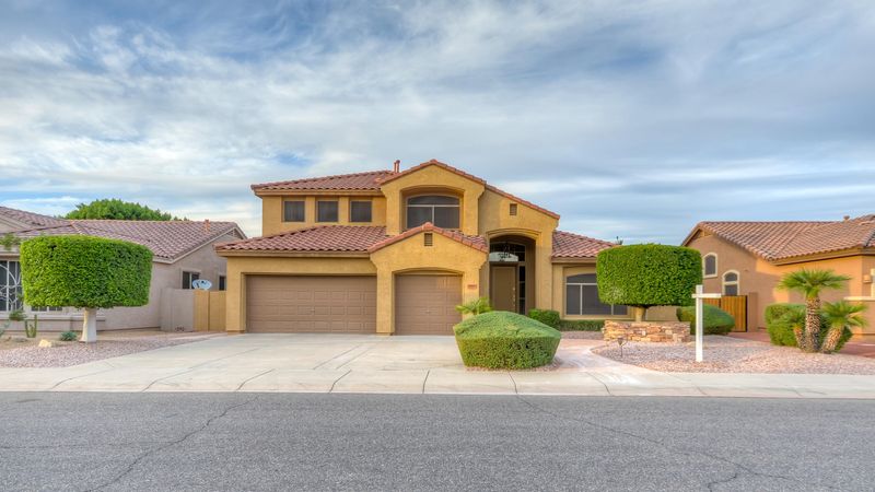 6814 W Sonnet Dr, Glendale, AZ 85308