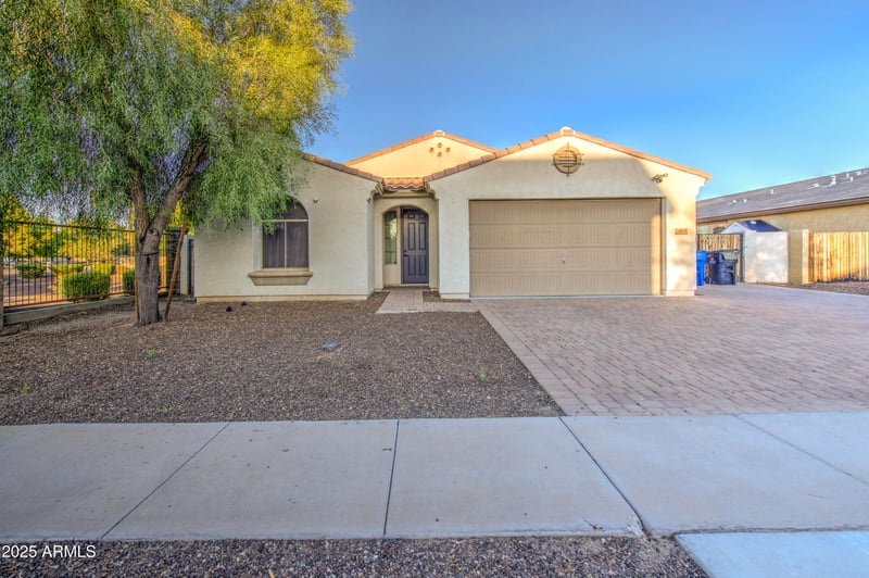 6815 19th Ln, Phoenix, AZ 85041