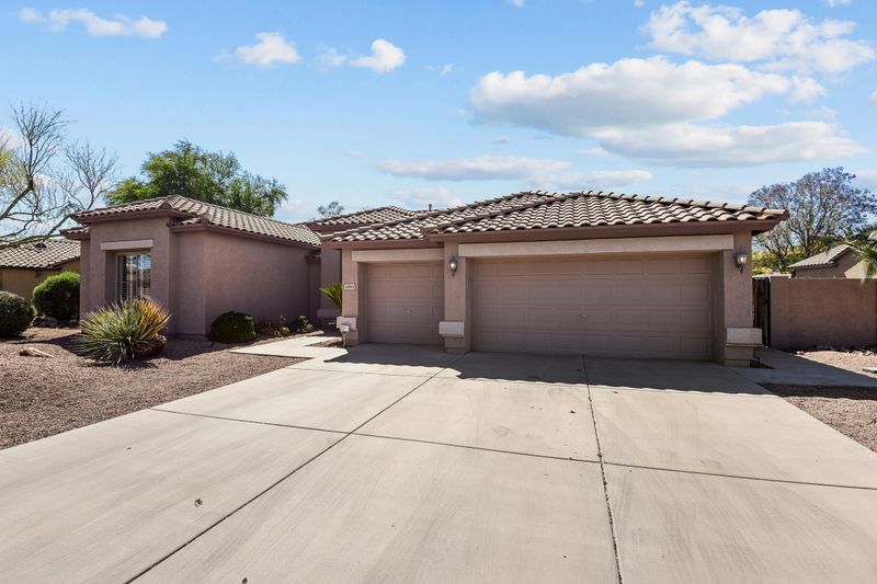 6815 W Greenbriar Dr, Glendale, AZ 85308