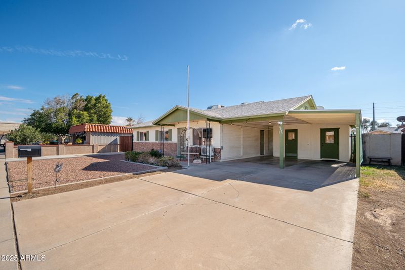 6815 W Reade Ave, Glendale, AZ 85303
