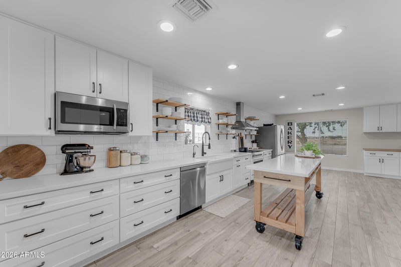 6816 N 171st Dr, Waddell, AZ 85355