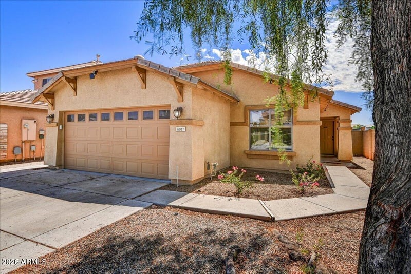 6817 W Desert Ln, Laveen, AZ 85339