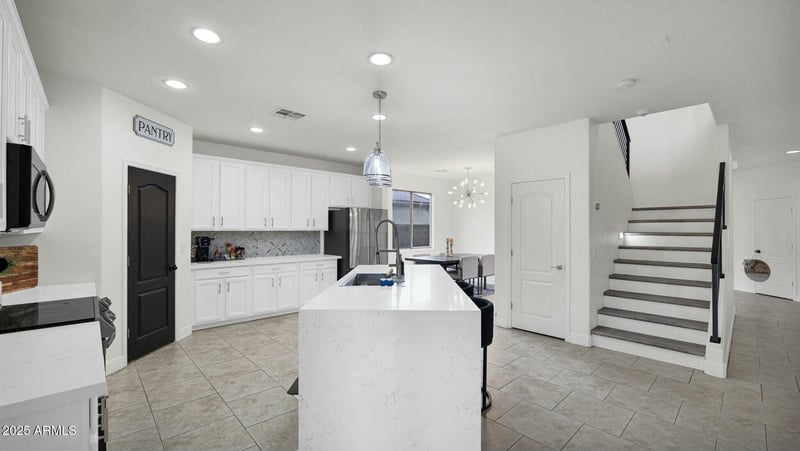 6818 St Catherine Ave, Laveen, AZ 85339