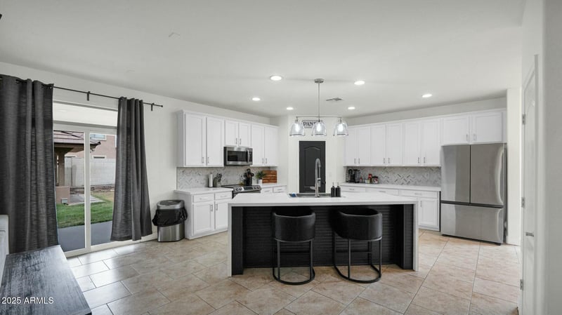 6818 St Catherine Ave, Laveen, AZ 85339