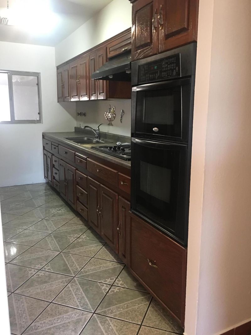 6818 W Highland Ave, Phoenix, AZ 85033
