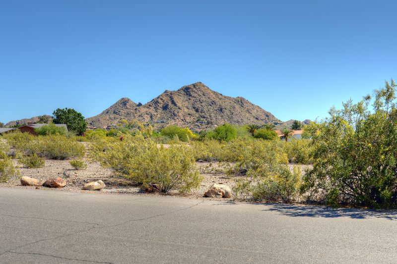 6819 N 46th St #1, Paradise Valley, AZ 85253