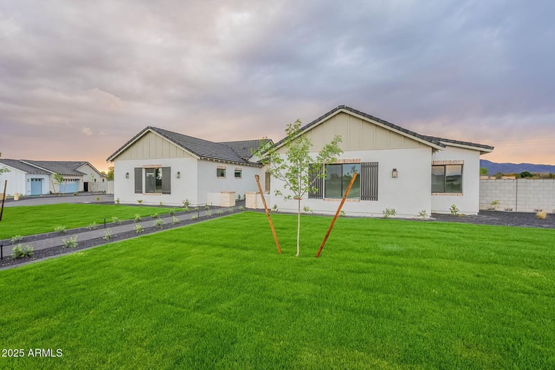 6820 178th Ln, Waddell, AZ 85355