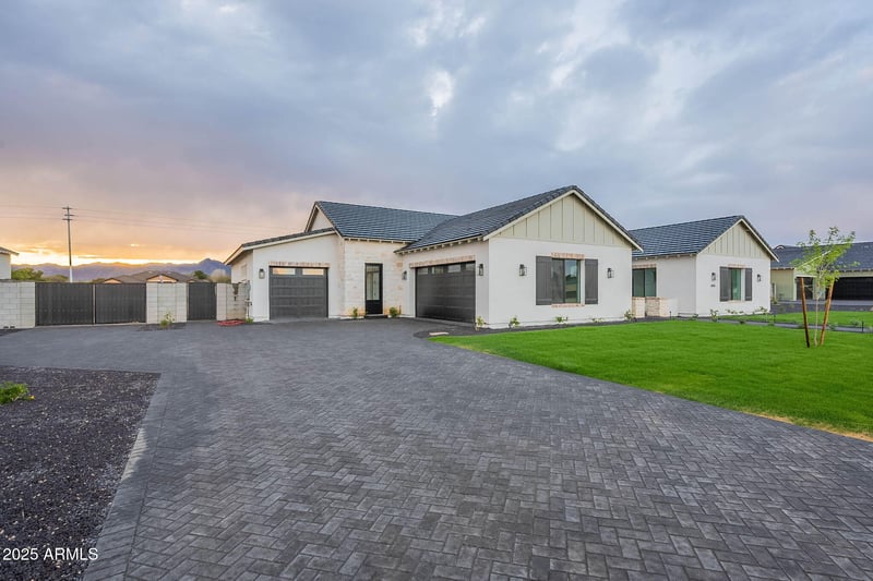 6820 178th Ln, Waddell, AZ 85355