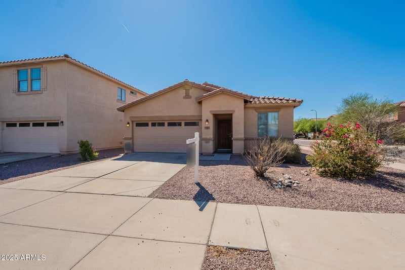 6820 68th Ln, Laveen, AZ 85339