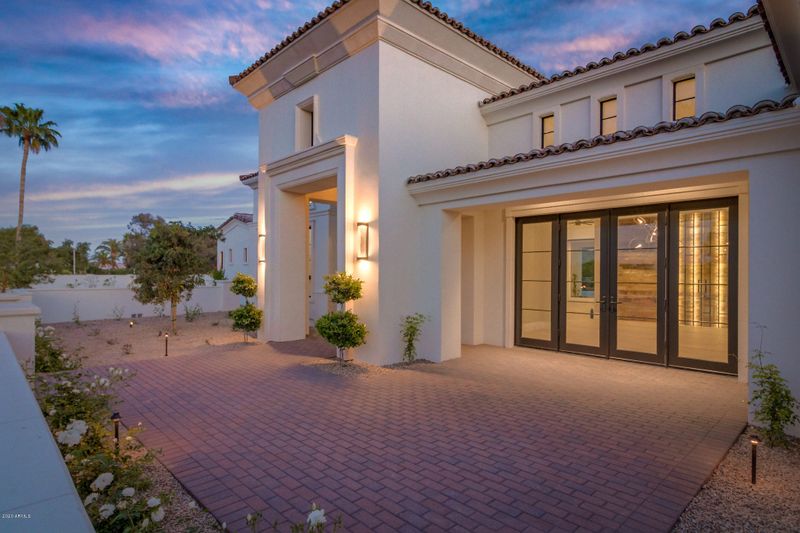 6820 E Valley Vista Ln, Paradise Valley, AZ 85253