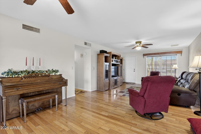 6820 Sunnyside Dr, Peoria, AZ 85345