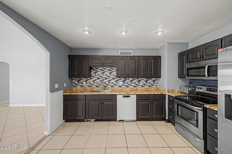 6821 W Jenan Dr, Peoria, AZ 85345