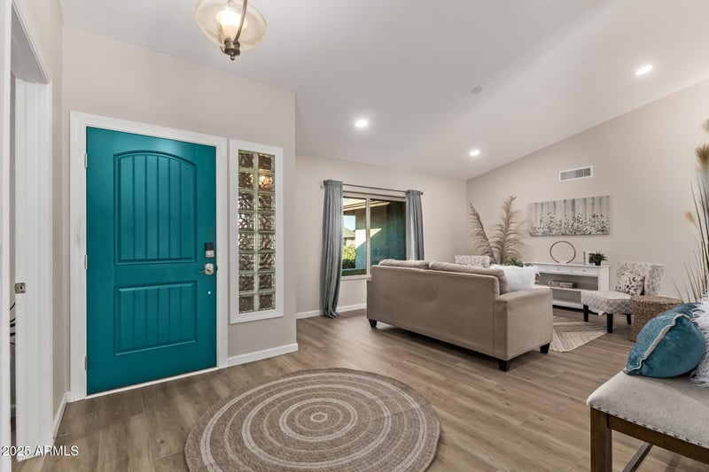 6822 Carney Ave, Tempe, AZ 85283